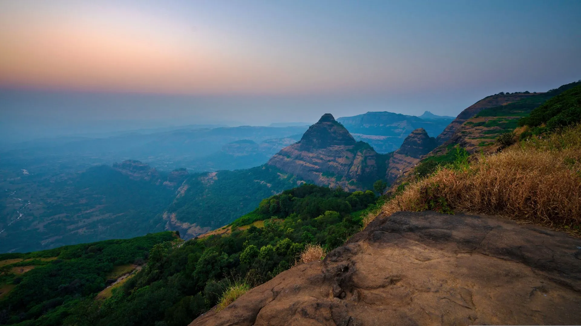 Long Weekend Guide 2026: Best Short Trips from Thane for Maharashtra Day