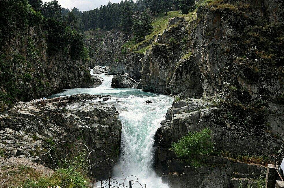 Aharbal, KASHMIR