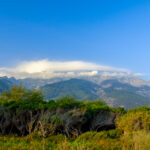 Timelaps video of clouds on top of the mounten
