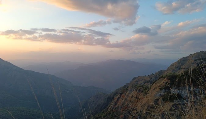 Mussoorie landscape, Queen of the Hills. Plan your travel blog inspired trip to Mussoorie."
