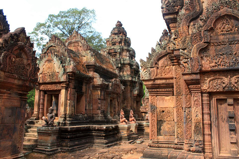 The Artistic Gem: Banteay Srei