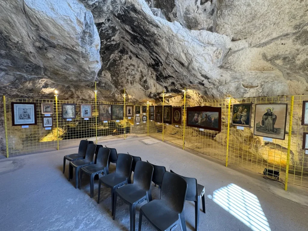 Casa Grotta di Vico Solitario, Historical site featuring a recreated cave dwelling with period furnishings, tools & artifacts.