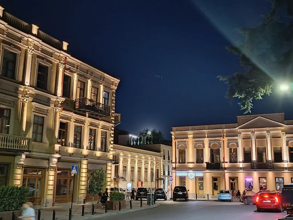 Orbeliani Square / Bazari Orbeliani – Where Locals Shop