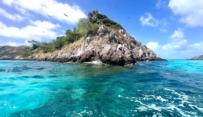 Turquoise Caribbean sea and white-sand beach at Providencia Island, Colombia