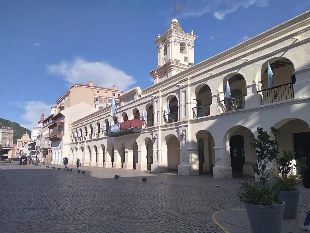  Museo Arqueológico de Alta Montaña (MAAM)