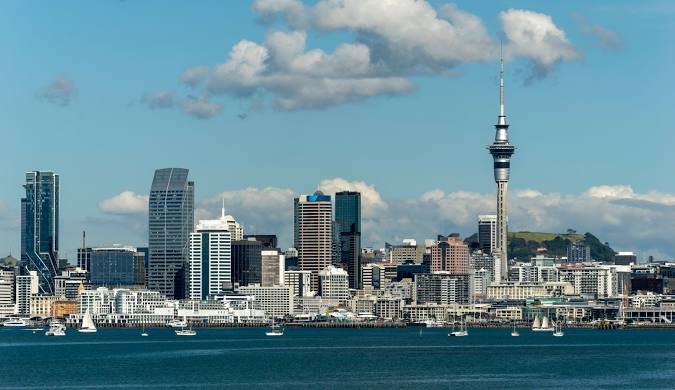 Panoramic view of Auckland city skyline, the largest urban center in New Zealand