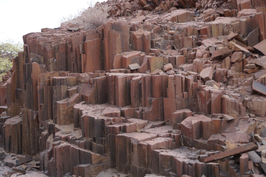 Organ Pipes: These vertical columns of dolerite rock formed when molten lava squeezed into cracks in the earth's crust roughly 120 million years ago
