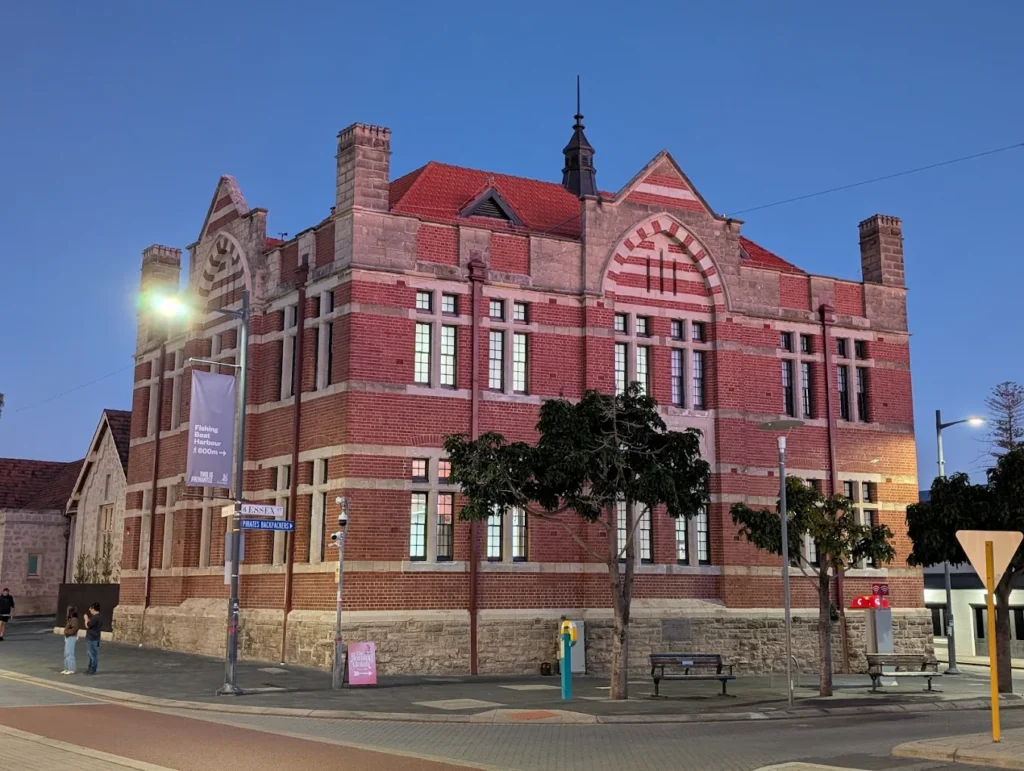 Fremantle Markets: Heritage, Handicrafts & Hungry Crowds