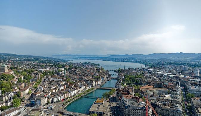  Zurich is Switzerland's largest city and offers a brilliant mix of the old town (Altstadt),