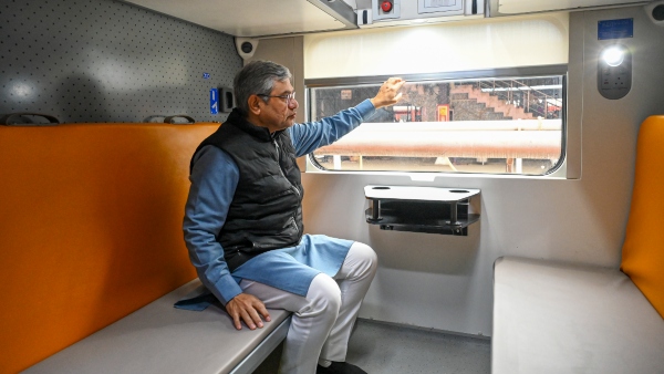 VANDE BHARAT TRAIN SLEEPER
